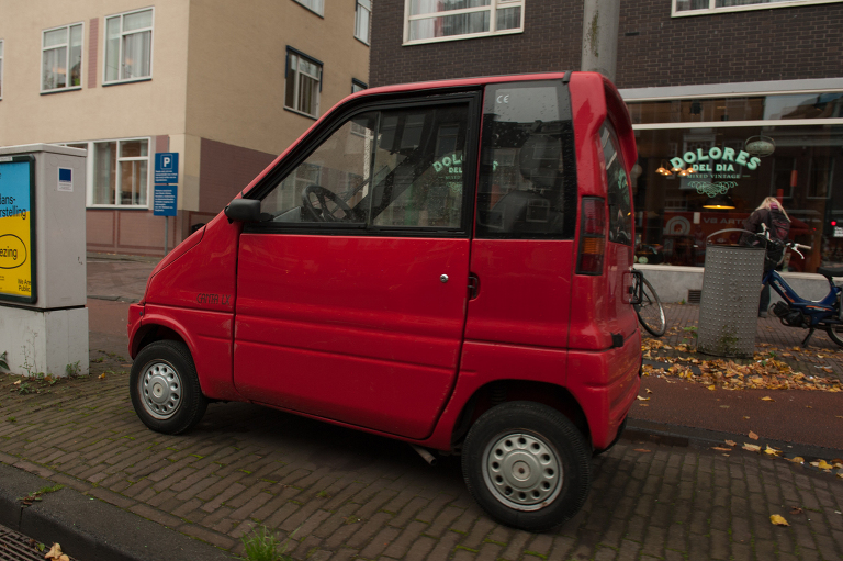 Pocket sized cars of Amsterdam || « Vine and the Olive »