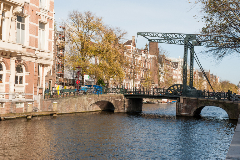 Old bridge in Amsterdam || « Vine and the Olive »